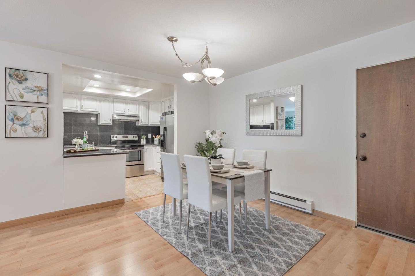 Detail Gallery Image 15 of 35 For 1031 Crestview Dr #316,  Mountain View,  CA 94040 - 2 Beds | 2 Baths
