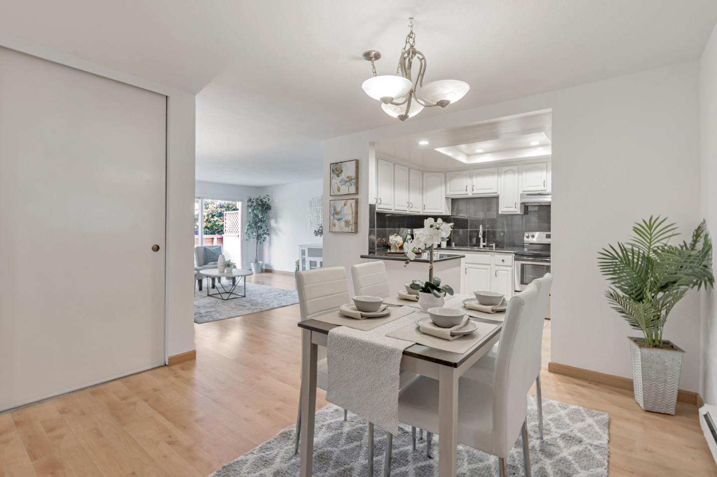 Detail Gallery Image 16 of 35 For 1031 Crestview Dr #316,  Mountain View,  CA 94040 - 2 Beds | 2 Baths