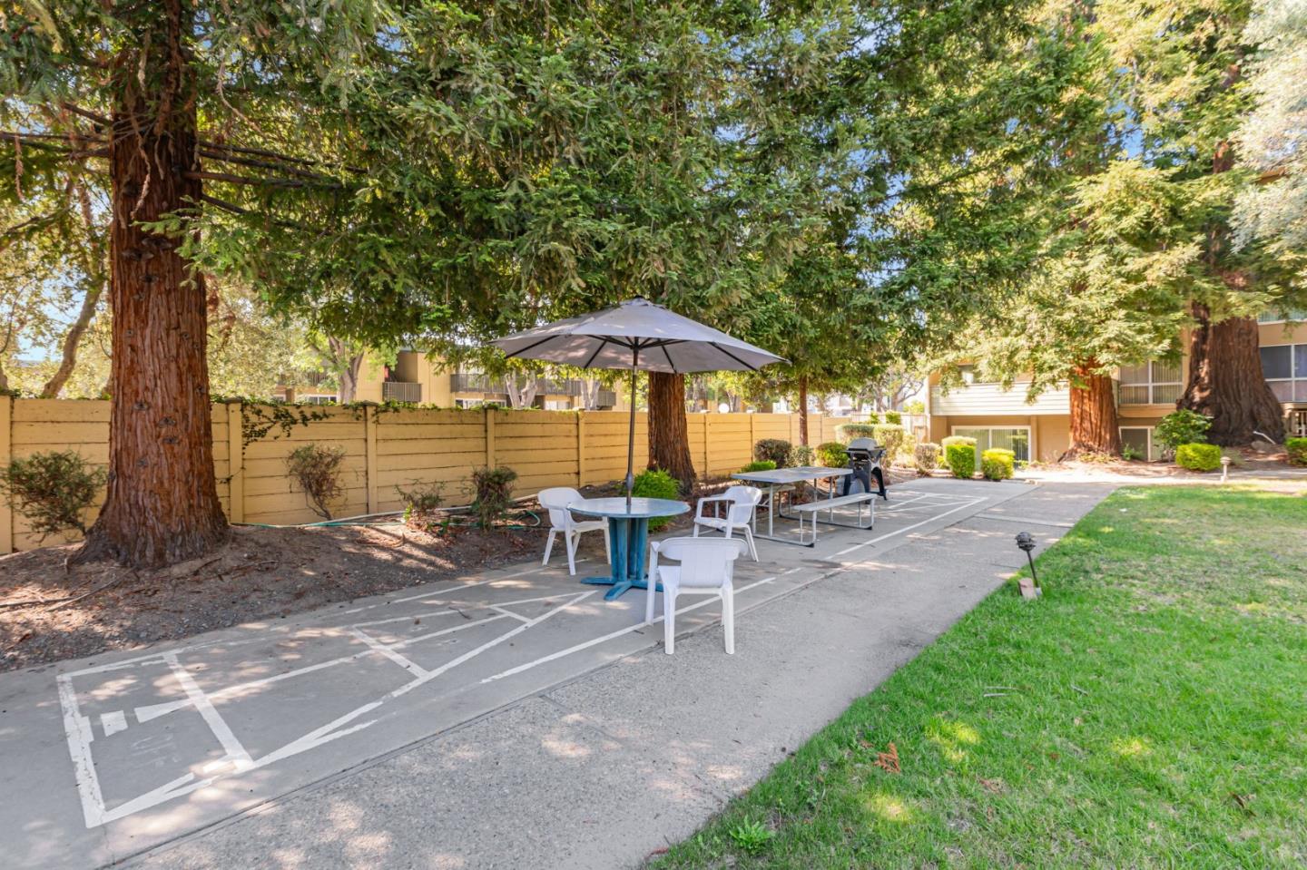 Detail Gallery Image 33 of 35 For 1031 Crestview Dr #316,  Mountain View,  CA 94040 - 2 Beds | 2 Baths