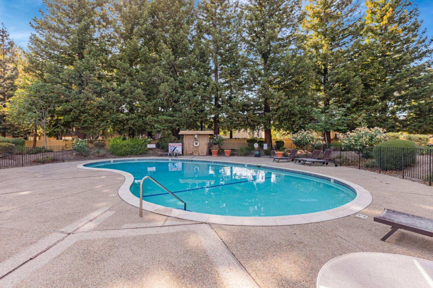 Detail Gallery Image 34 of 35 For 1031 Crestview Dr #316,  Mountain View,  CA 94040 - 2 Beds | 2 Baths