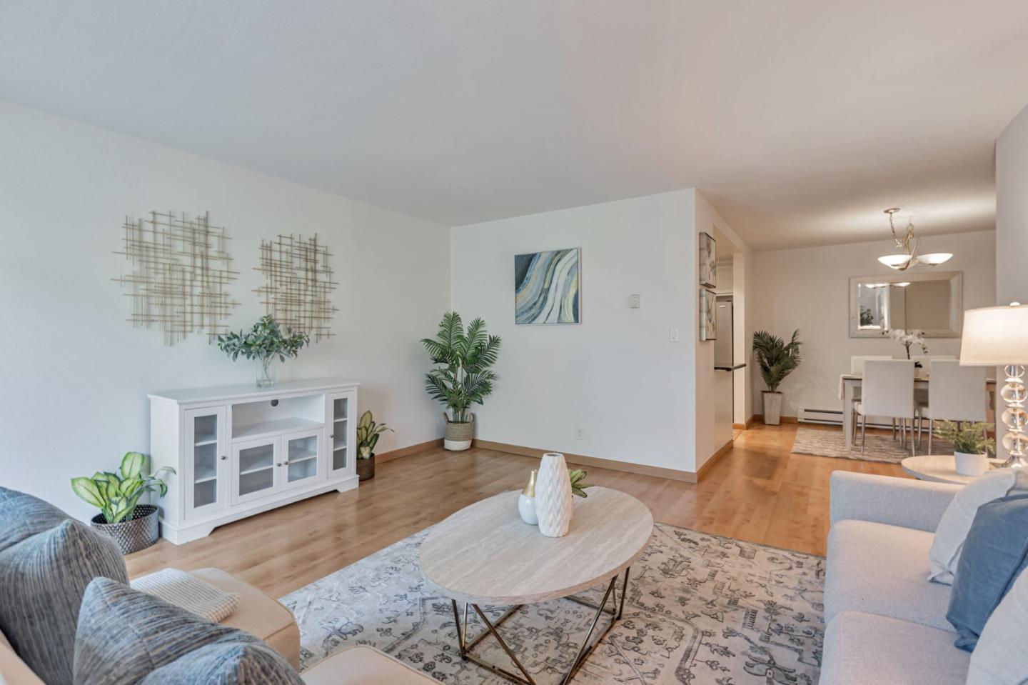 Detail Gallery Image 7 of 35 For 1031 Crestview Dr #316,  Mountain View,  CA 94040 - 2 Beds | 2 Baths