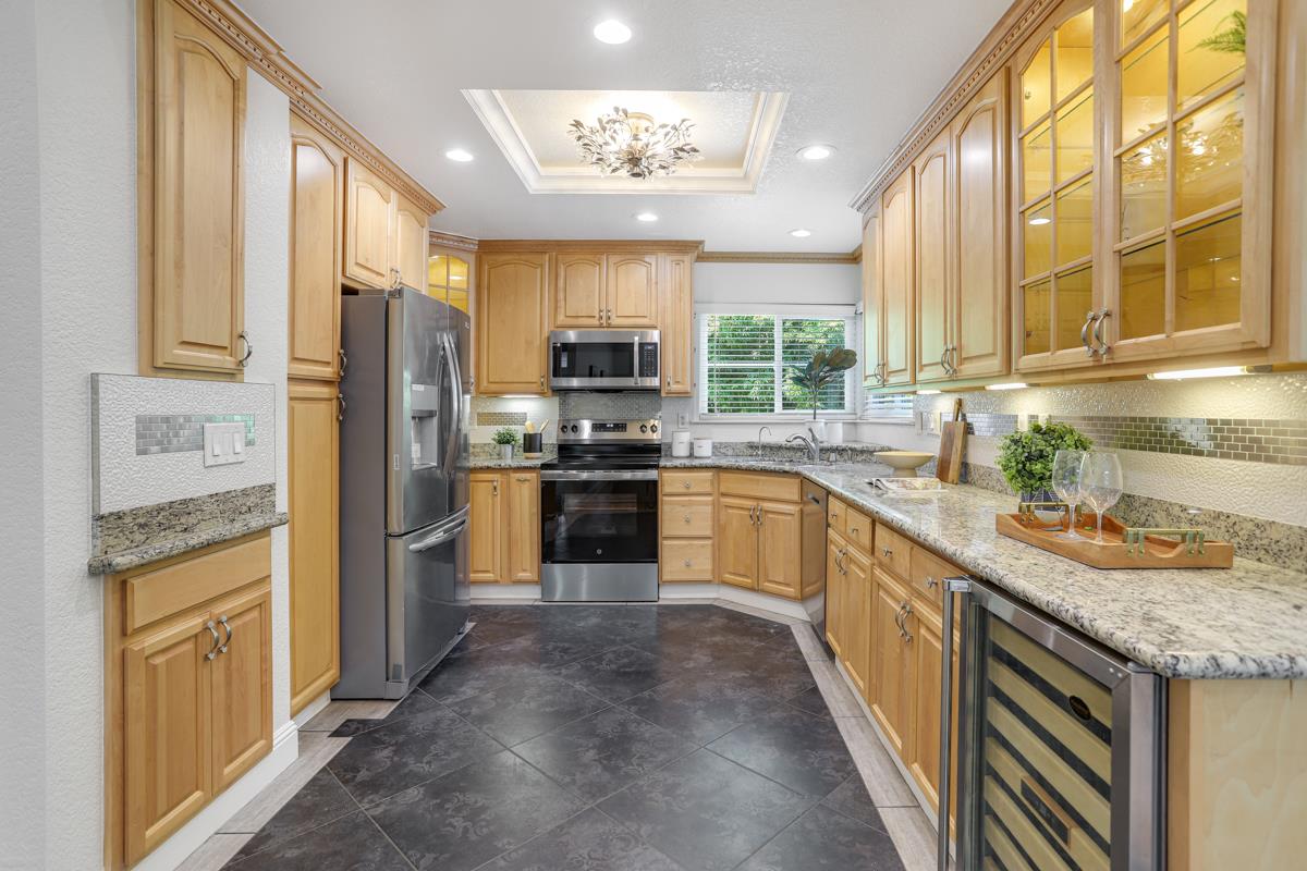 Detail Gallery Image 10 of 33 For 1658 Parkview Green Cir, San Jose,  CA 95131 - 2 Beds | 2 Baths