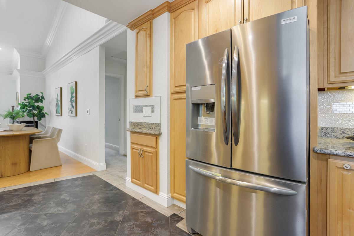 Detail Gallery Image 11 of 33 For 1658 Parkview Green Cir, San Jose,  CA 95131 - 2 Beds | 2 Baths