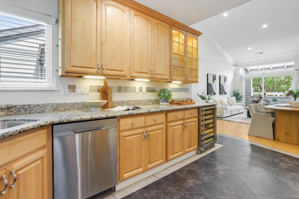 Detail Gallery Image 12 of 33 For 1658 Parkview Green Cir, San Jose,  CA 95131 - 2 Beds | 2 Baths