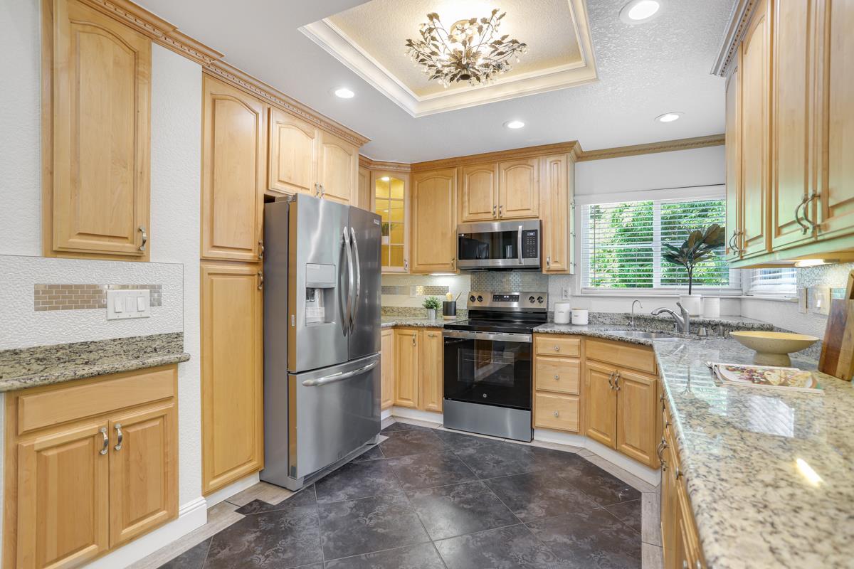 Detail Gallery Image 14 of 33 For 1658 Parkview Green Cir, San Jose,  CA 95131 - 2 Beds | 2 Baths