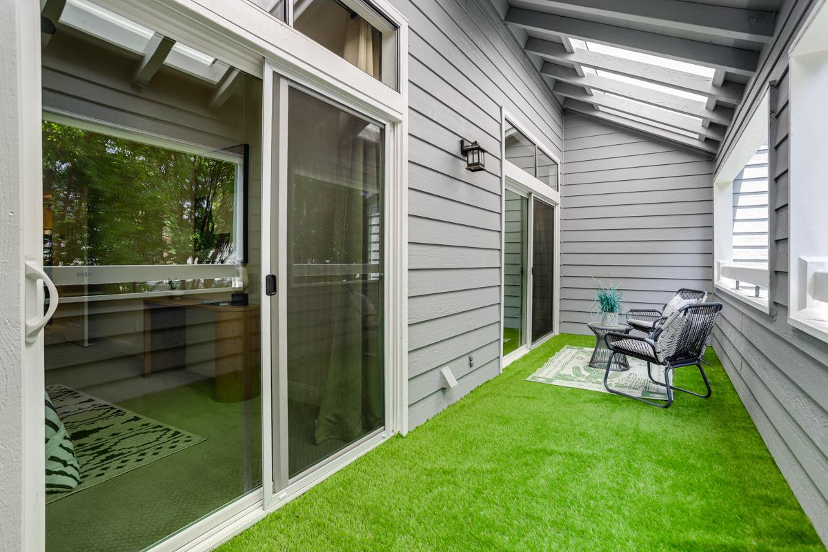 Detail Gallery Image 17 of 33 For 1658 Parkview Green Cir, San Jose,  CA 95131 - 2 Beds | 2 Baths