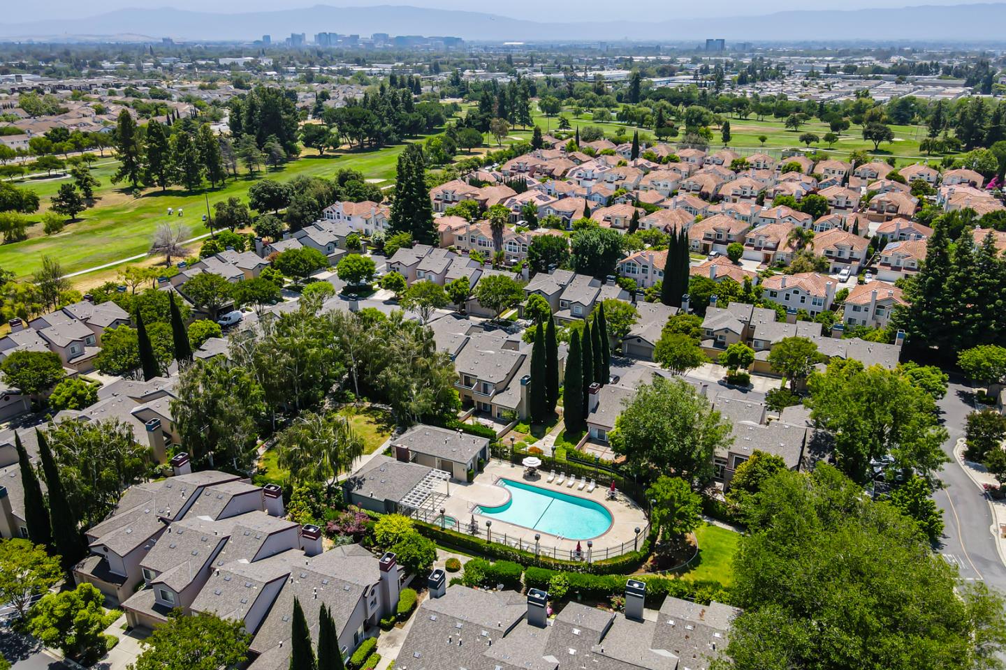 Detail Gallery Image 26 of 33 For 1658 Parkview Green Cir, San Jose,  CA 95131 - 2 Beds | 2 Baths