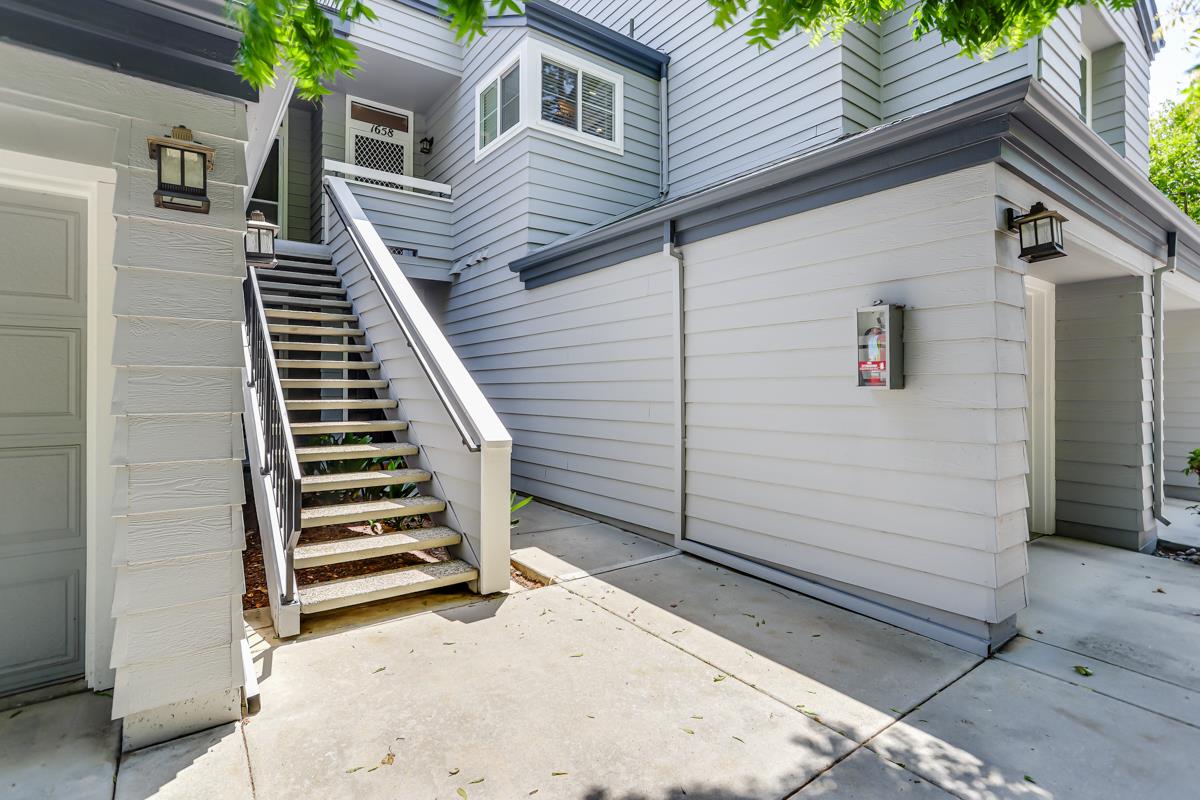 Detail Gallery Image 32 of 33 For 1658 Parkview Green Cir, San Jose,  CA 95131 - 2 Beds | 2 Baths