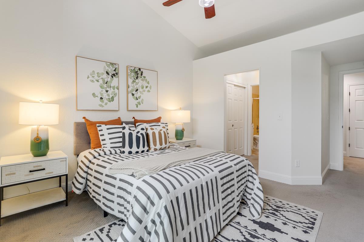 Detail Gallery Image 7 of 33 For 1658 Parkview Green Cir, San Jose,  CA 95131 - 2 Beds | 2 Baths