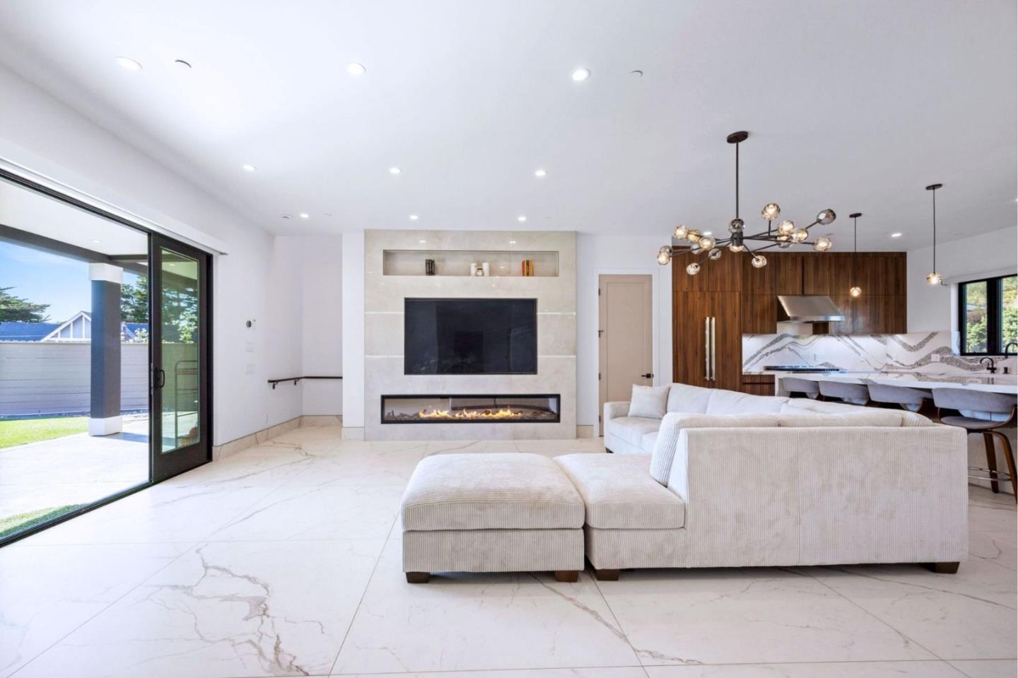 Detail Gallery Image 11 of 54 For 1016 Escalero Ave, Pacifica,  CA 94044 - 4 Beds | 5 Baths