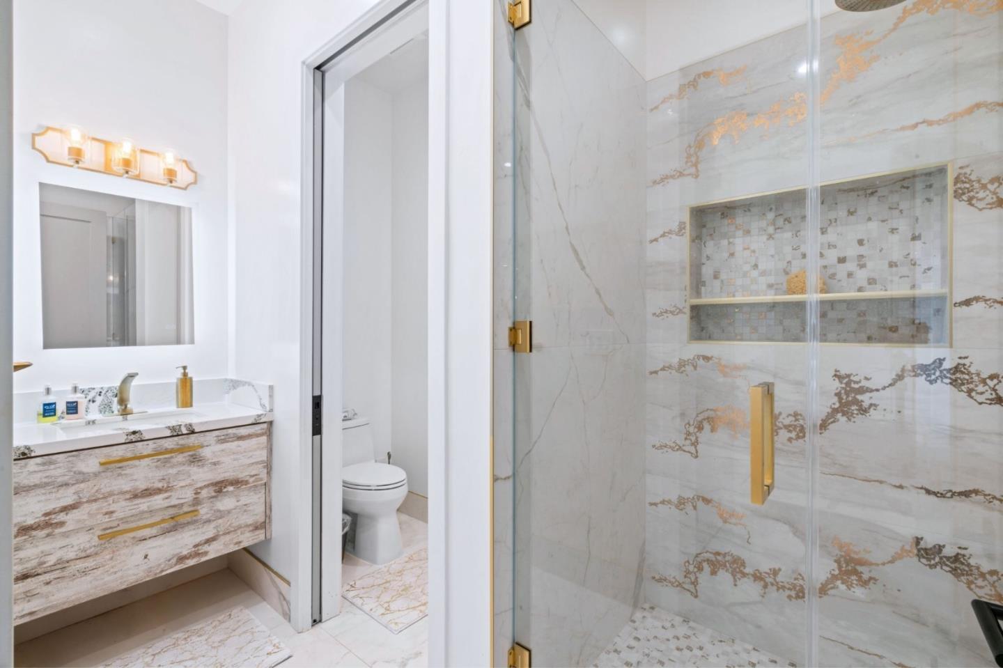 Detail Gallery Image 12 of 54 For 1016 Escalero Ave, Pacifica,  CA 94044 - 4 Beds | 5 Baths
