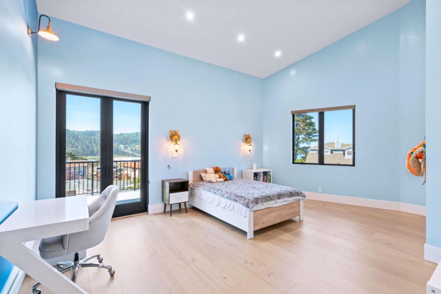 Detail Gallery Image 22 of 54 For 1016 Escalero Ave, Pacifica,  CA 94044 - 4 Beds | 5 Baths