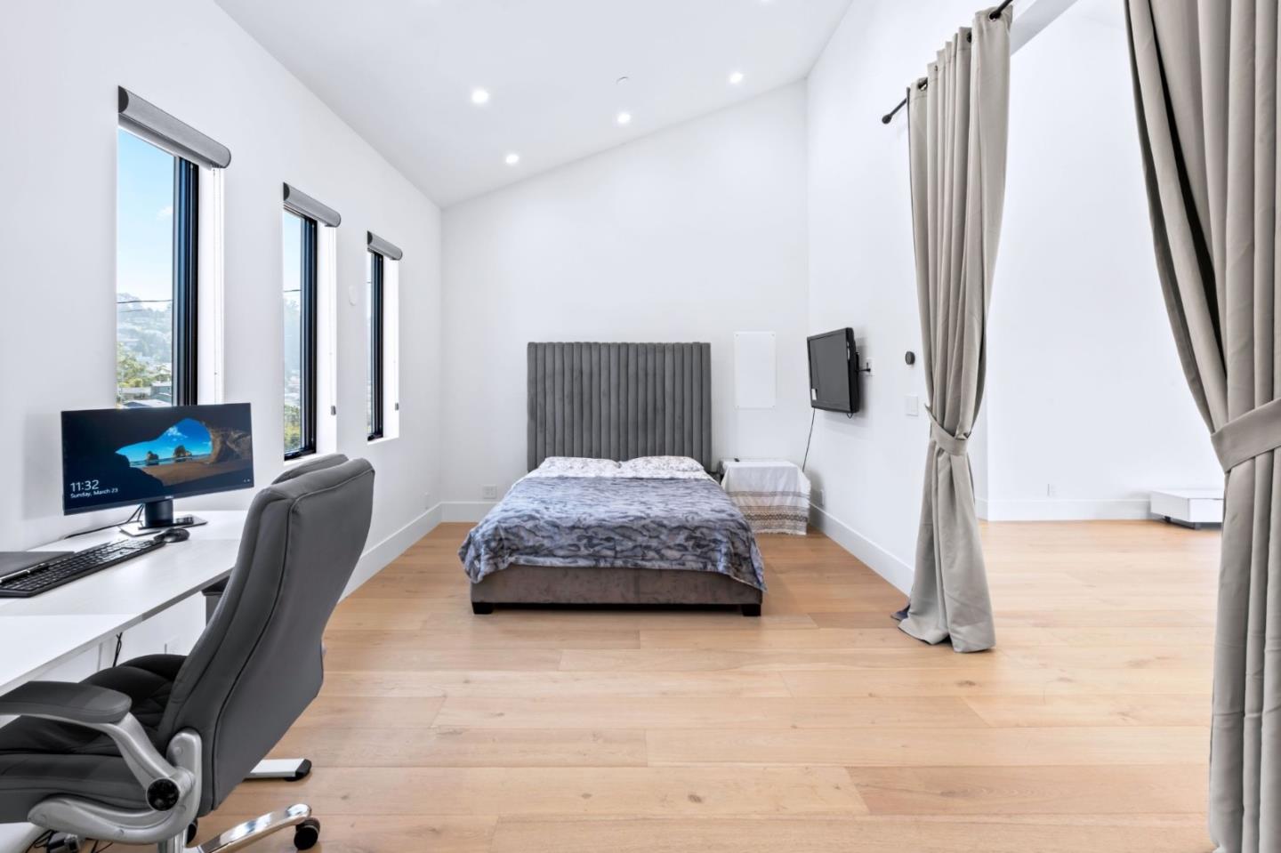 Detail Gallery Image 27 of 54 For 1016 Escalero Ave, Pacifica,  CA 94044 - 4 Beds | 5 Baths