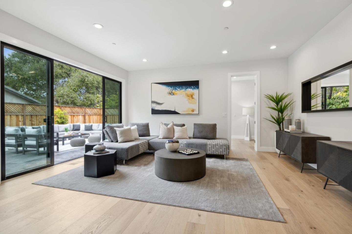 Detail Gallery Image 10 of 54 For 1074 Riverside Dr, Los Altos,  CA 94024 - 5 Beds | 4/1 Baths