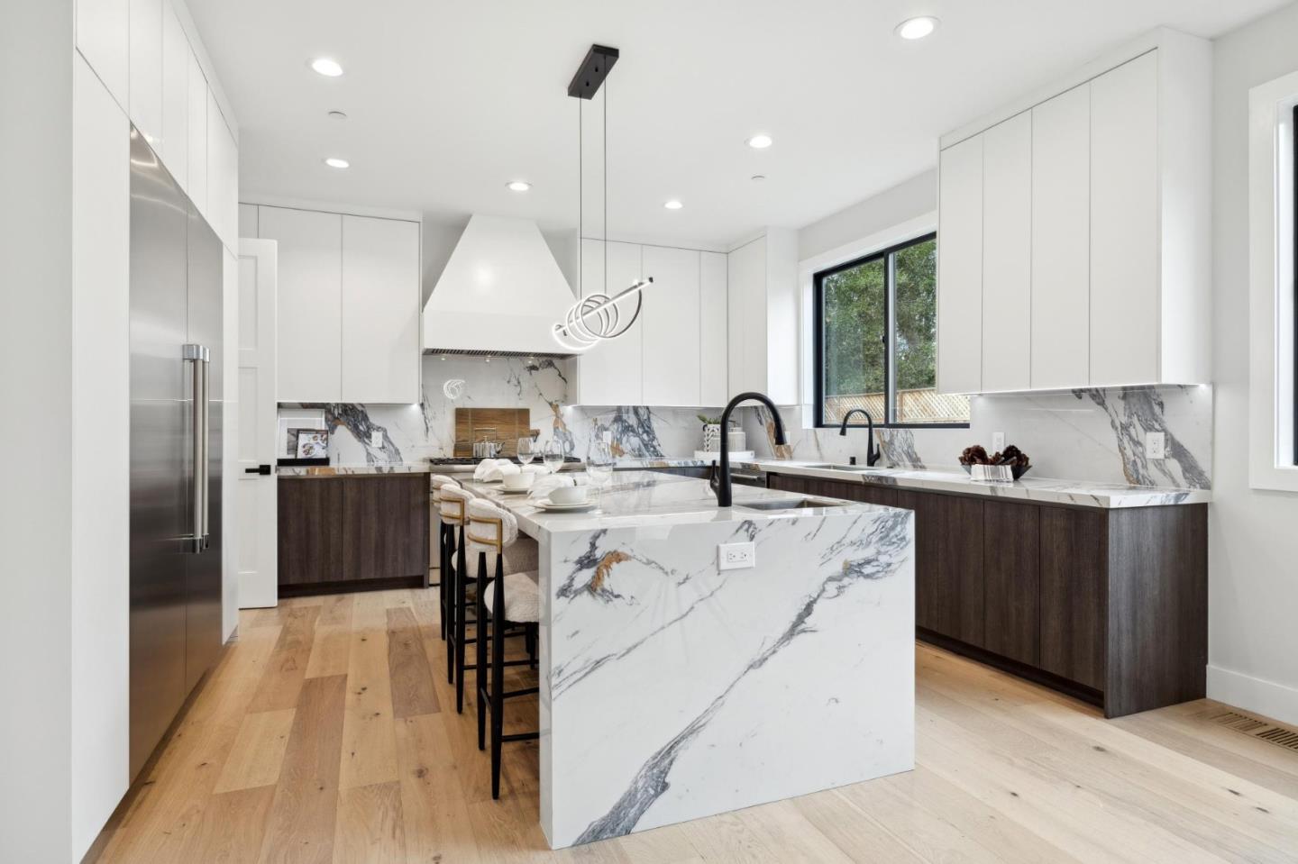 Detail Gallery Image 15 of 54 For 1074 Riverside Dr, Los Altos,  CA 94024 - 5 Beds | 4/1 Baths
