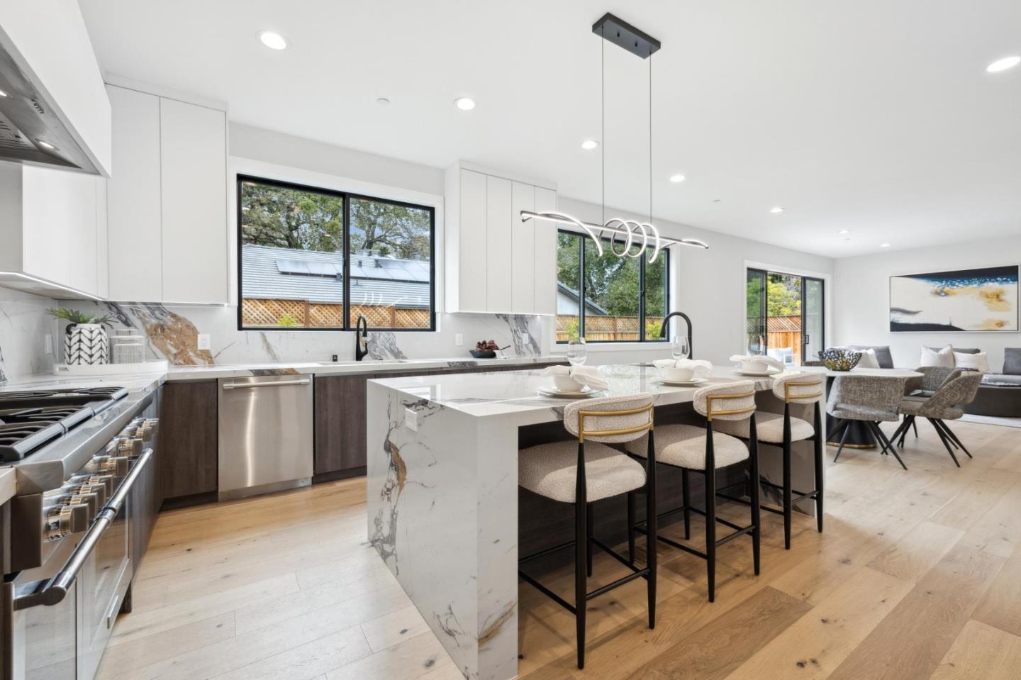 Detail Gallery Image 17 of 54 For 1074 Riverside Dr, Los Altos,  CA 94024 - 5 Beds | 4/1 Baths
