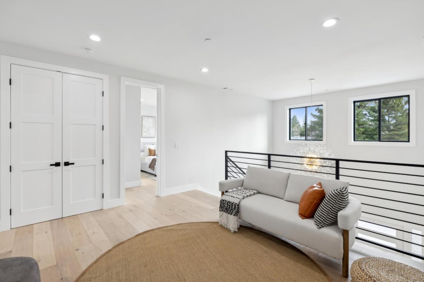 Detail Gallery Image 33 of 54 For 1074 Riverside Dr, Los Altos,  CA 94024 - 5 Beds | 4/1 Baths
