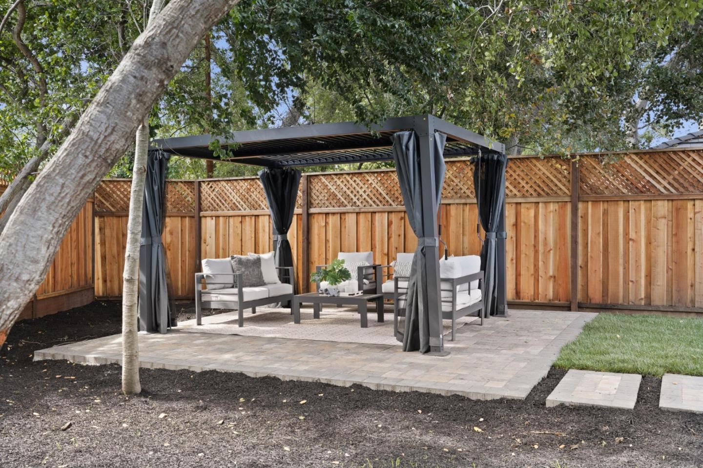 Detail Gallery Image 52 of 54 For 1074 Riverside Dr, Los Altos,  CA 94024 - 5 Beds | 4/1 Baths