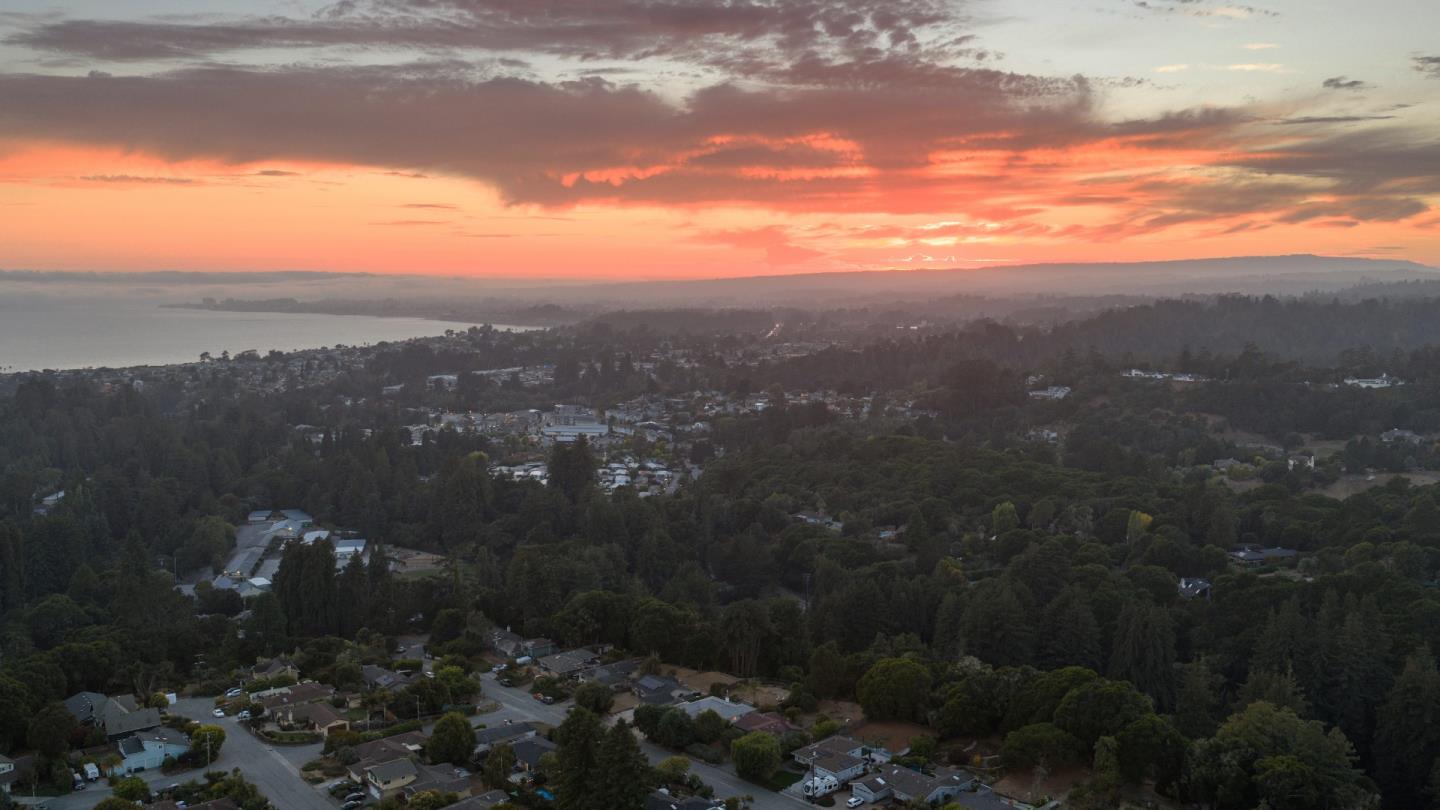 Detail Gallery Image 2 of 53 For 205 Siesta Dr, Aptos,  CA 95003 - 3 Beds | 2 Baths
