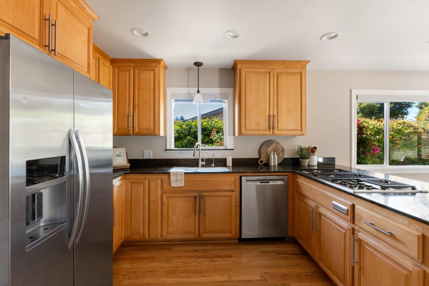 Detail Gallery Image 8 of 53 For 205 Siesta Dr, Aptos,  CA 95003 - 3 Beds | 2 Baths