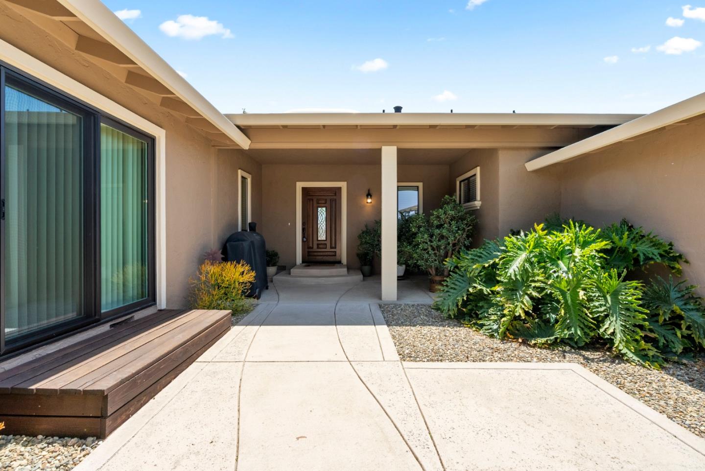 Detail Gallery Image 11 of 81 For 38 Barbras Ct, Hollister,  CA 95023 - 3 Beds | 2/1 Baths