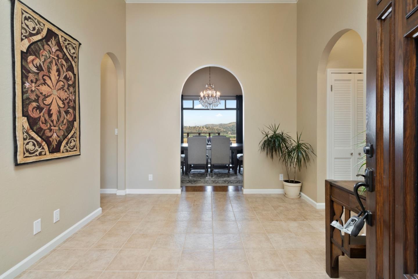 Detail Gallery Image 12 of 81 For 38 Barbras Ct, Hollister,  CA 95023 - 3 Beds | 2/1 Baths