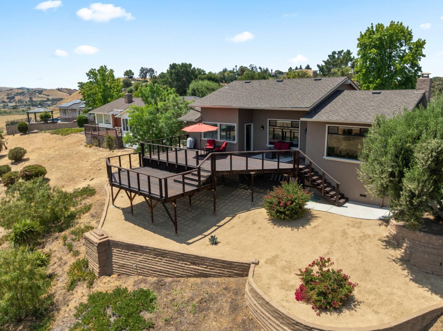 Detail Gallery Image 2 of 81 For 38 Barbras Ct, Hollister,  CA 95023 - 3 Beds | 2/1 Baths