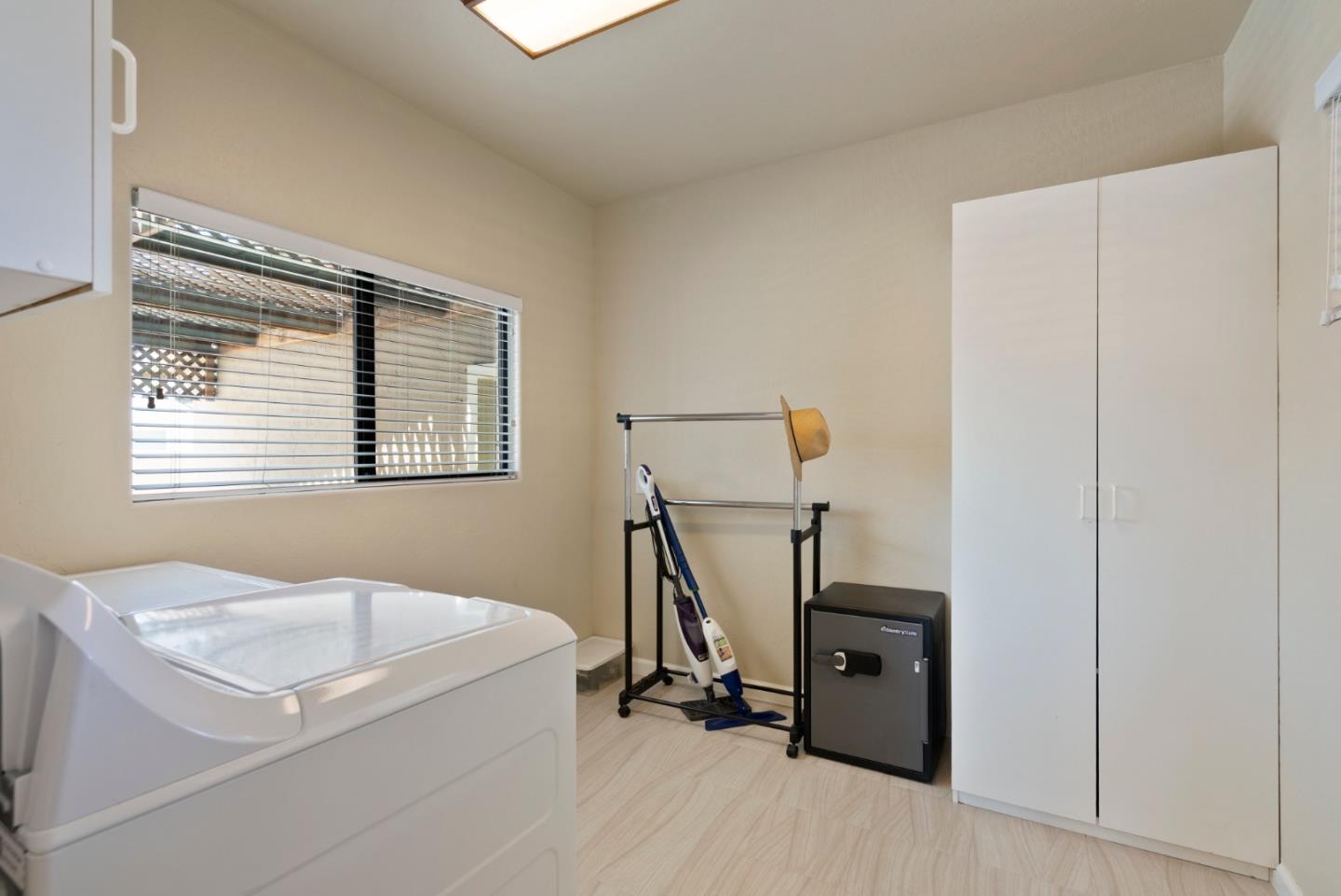 Detail Gallery Image 20 of 81 For 38 Barbras Ct, Hollister,  CA 95023 - 3 Beds | 2/1 Baths
