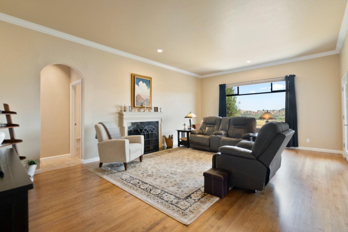 Detail Gallery Image 25 of 81 For 38 Barbras Ct, Hollister,  CA 95023 - 3 Beds | 2/1 Baths