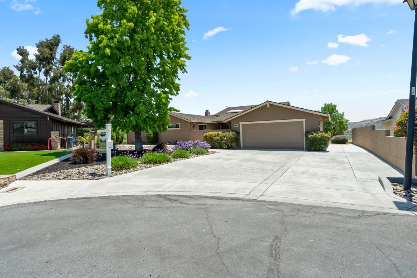 Detail Gallery Image 3 of 81 For 38 Barbras Ct, Hollister,  CA 95023 - 3 Beds | 2/1 Baths