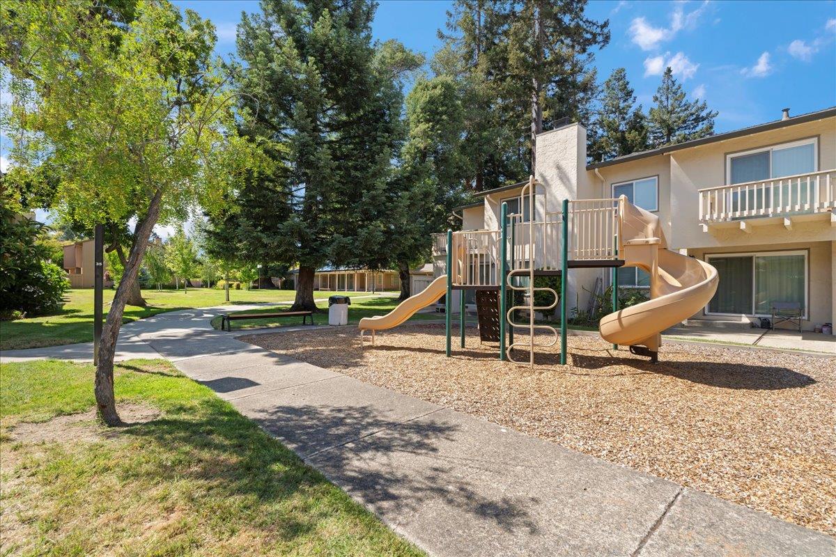 Detail Gallery Image 23 of 31 For 1074 Whitebick Dr, San Jose,  CA 95129 - 3 Beds | 1/1 Baths