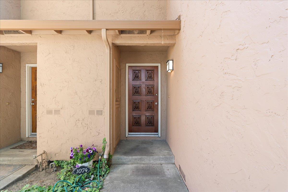 Detail Gallery Image 3 of 31 For 1074 Whitebick Dr, San Jose,  CA 95129 - 3 Beds | 1/1 Baths