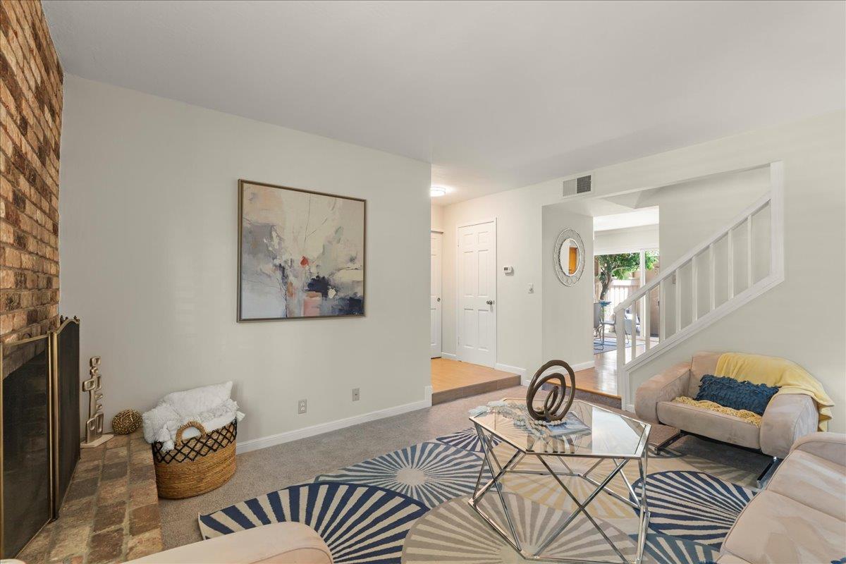 Detail Gallery Image 6 of 31 For 1074 Whitebick Dr, San Jose,  CA 95129 - 3 Beds | 1/1 Baths