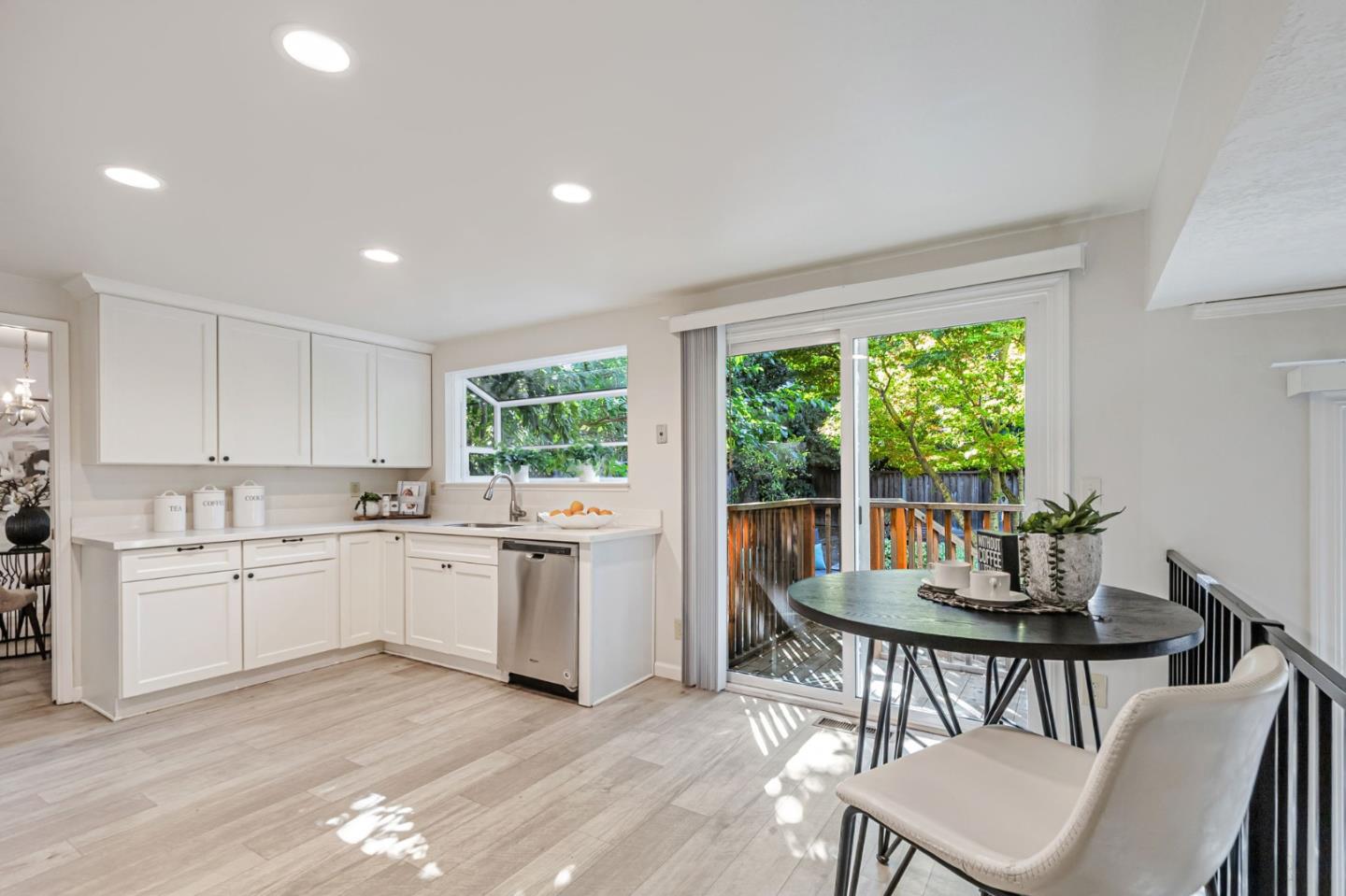 Detail Gallery Image 12 of 40 For 6649 Bret Harte Dr, San Jose,  CA 95120 - 4 Beds | 2/1 Baths