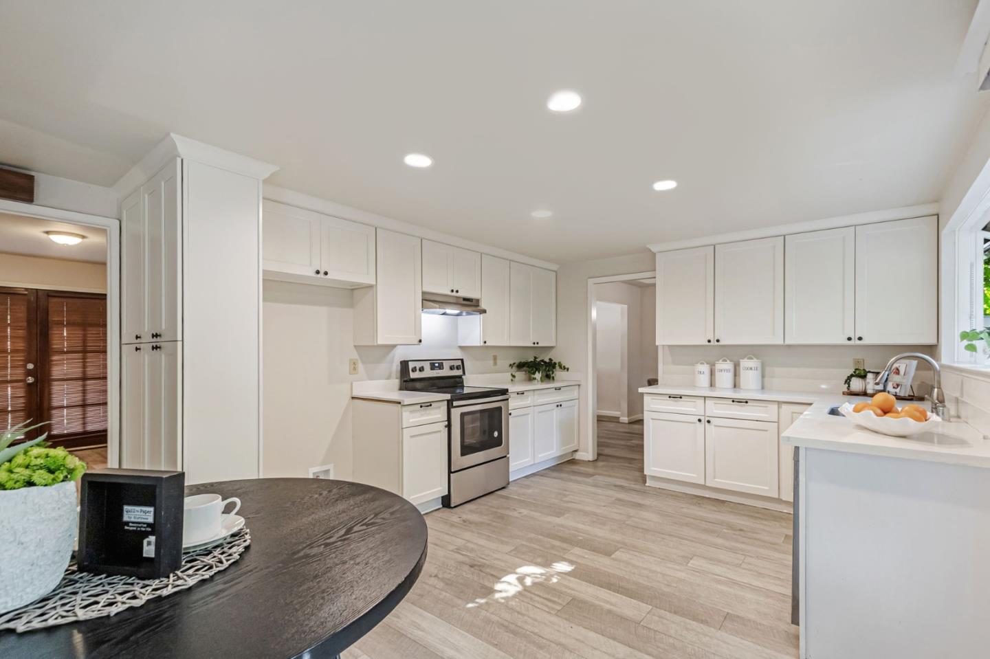 Detail Gallery Image 13 of 40 For 6649 Bret Harte Dr, San Jose,  CA 95120 - 4 Beds | 2/1 Baths