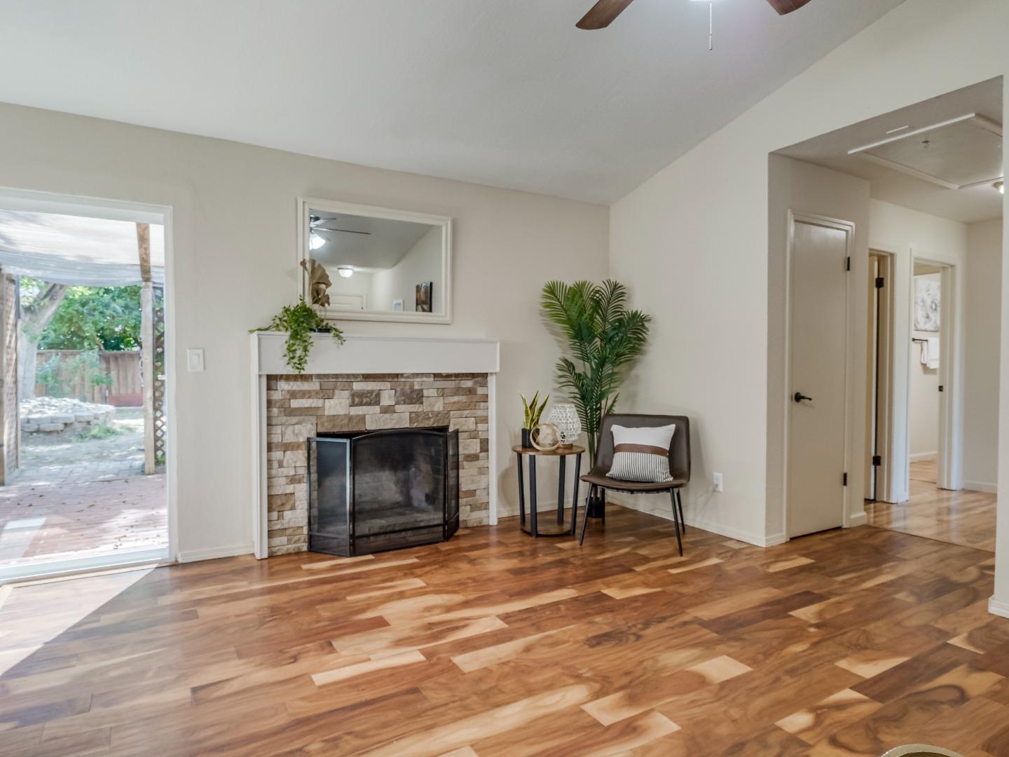 Detail Gallery Image 4 of 19 For 9038 Church St, Gilroy,  CA 95020 - 4 Beds | 2 Baths