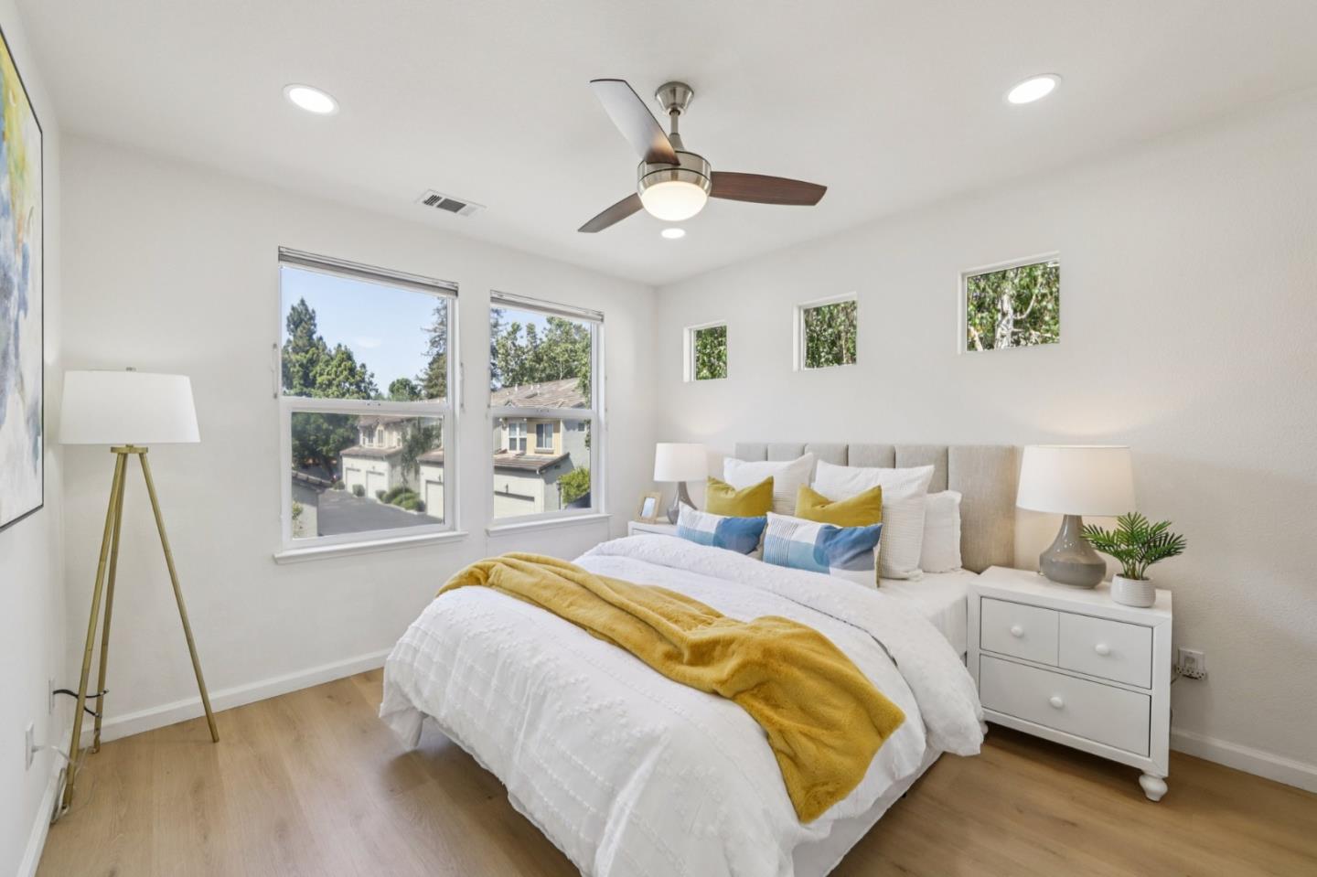 Detail Gallery Image 17 of 27 For 3712 Moorpark Ave, San Jose,  CA 95117 - 3 Beds | 2/1 Baths