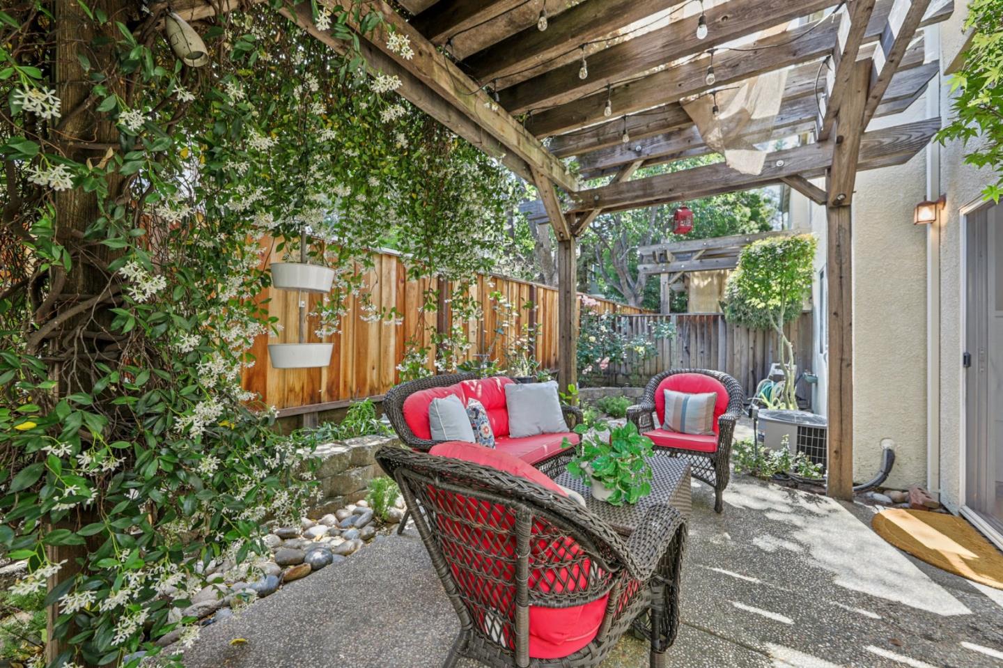 Detail Gallery Image 23 of 27 For 3712 Moorpark Ave, San Jose,  CA 95117 - 3 Beds | 2/1 Baths