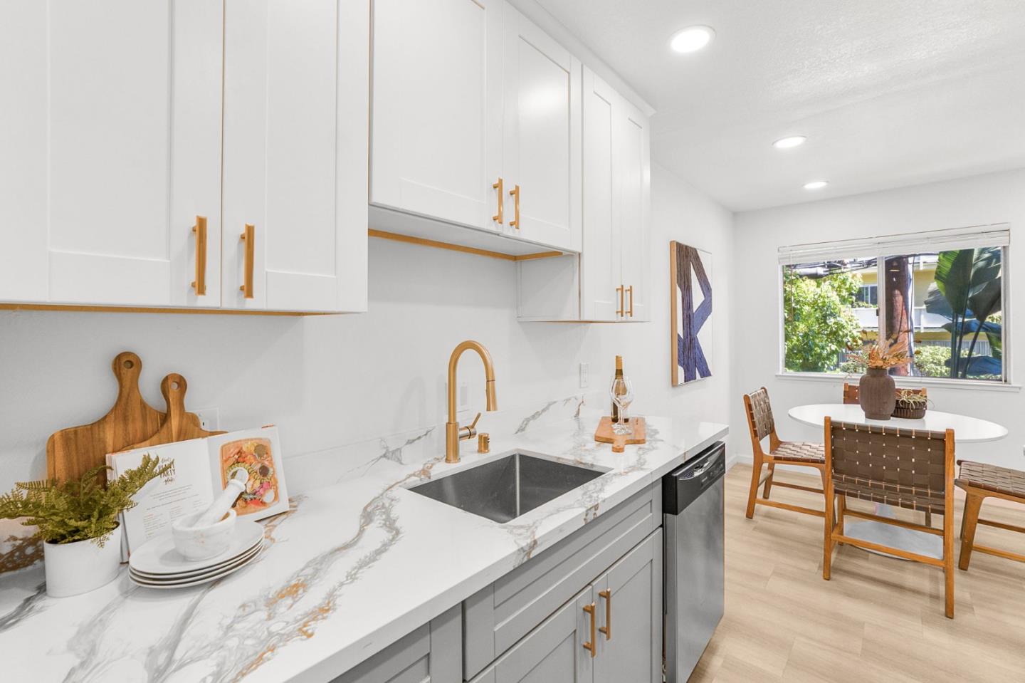 Detail Gallery Image 10 of 22 For 3751 Harrison #101,  Oakland,  CA 94611 - 1 Beds | 1 Baths