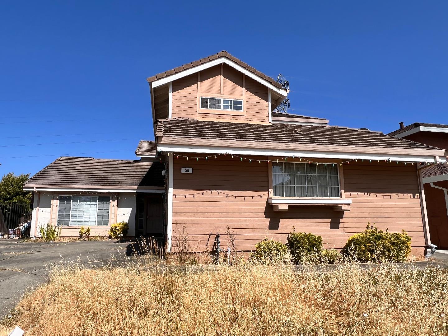 Detail Gallery Image 1 of 19 For 56 Brighton Dr, Vallejo,  CA 94591 - 4 Beds | 2/1 Baths