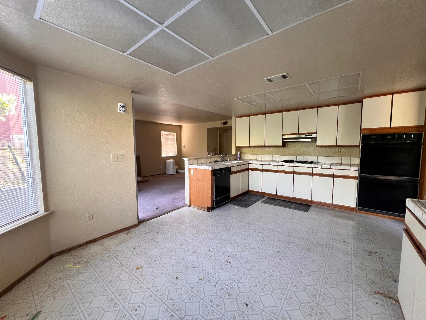 Detail Gallery Image 10 of 19 For 56 Brighton Dr, Vallejo,  CA 94591 - 4 Beds | 2/1 Baths