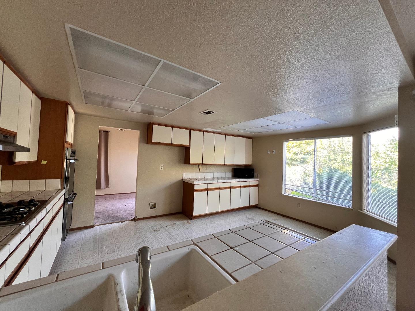 Detail Gallery Image 11 of 19 For 56 Brighton Dr, Vallejo,  CA 94591 - 4 Beds | 2/1 Baths