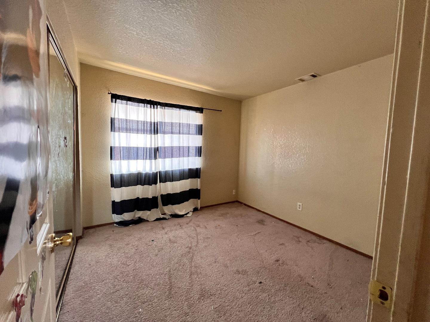 Detail Gallery Image 13 of 19 For 56 Brighton Dr, Vallejo,  CA 94591 - 4 Beds | 2/1 Baths