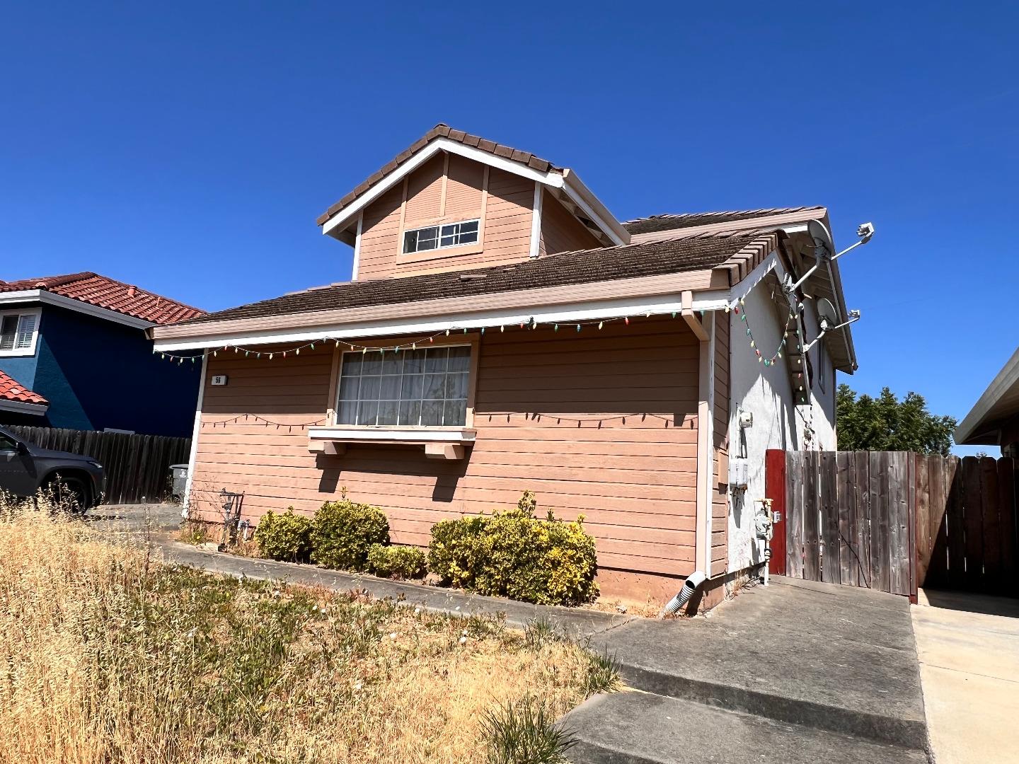 Detail Gallery Image 2 of 19 For 56 Brighton Dr, Vallejo,  CA 94591 - 4 Beds | 2/1 Baths