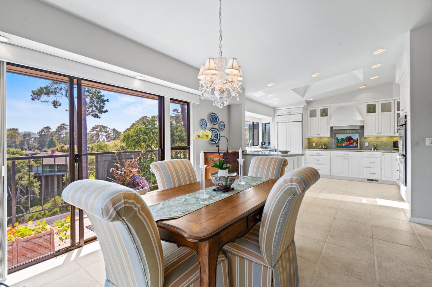 Detail Gallery Image 11 of 58 For 246 Del Mesa Carmel, Carmel,  CA 93923 - 2 Beds | 2 Baths