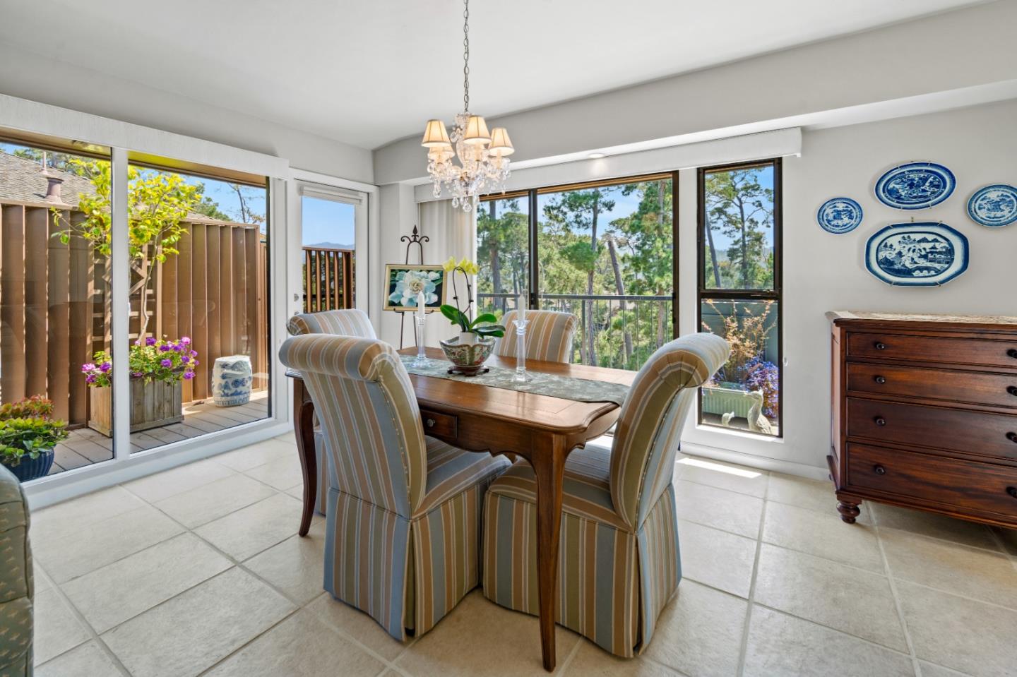 Detail Gallery Image 12 of 58 For 246 Del Mesa Carmel, Carmel,  CA 93923 - 2 Beds | 2 Baths