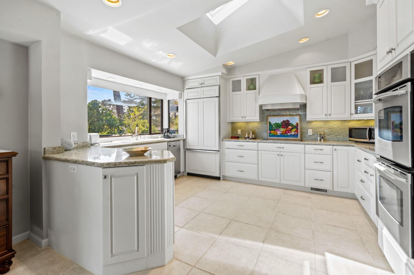 Detail Gallery Image 13 of 58 For 246 Del Mesa Carmel, Carmel,  CA 93923 - 2 Beds | 2 Baths
