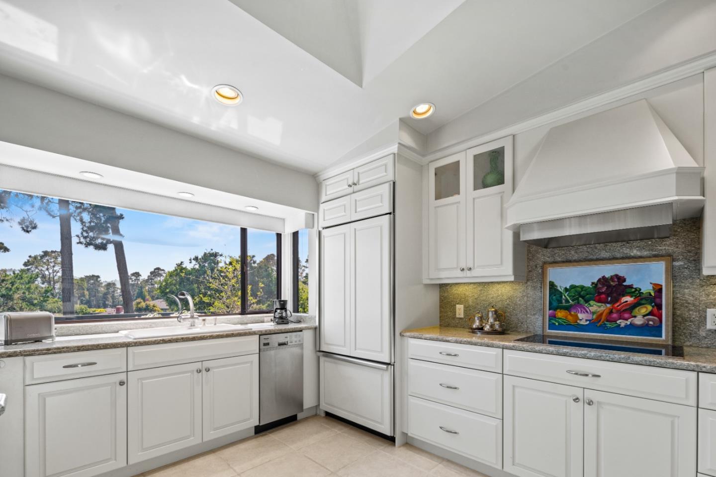 Detail Gallery Image 14 of 58 For 246 Del Mesa Carmel, Carmel,  CA 93923 - 2 Beds | 2 Baths
