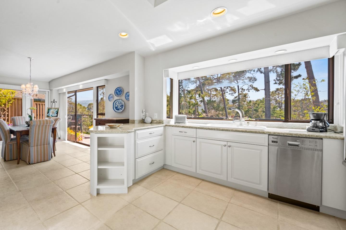 Detail Gallery Image 18 of 58 For 246 Del Mesa Carmel, Carmel,  CA 93923 - 2 Beds | 2 Baths