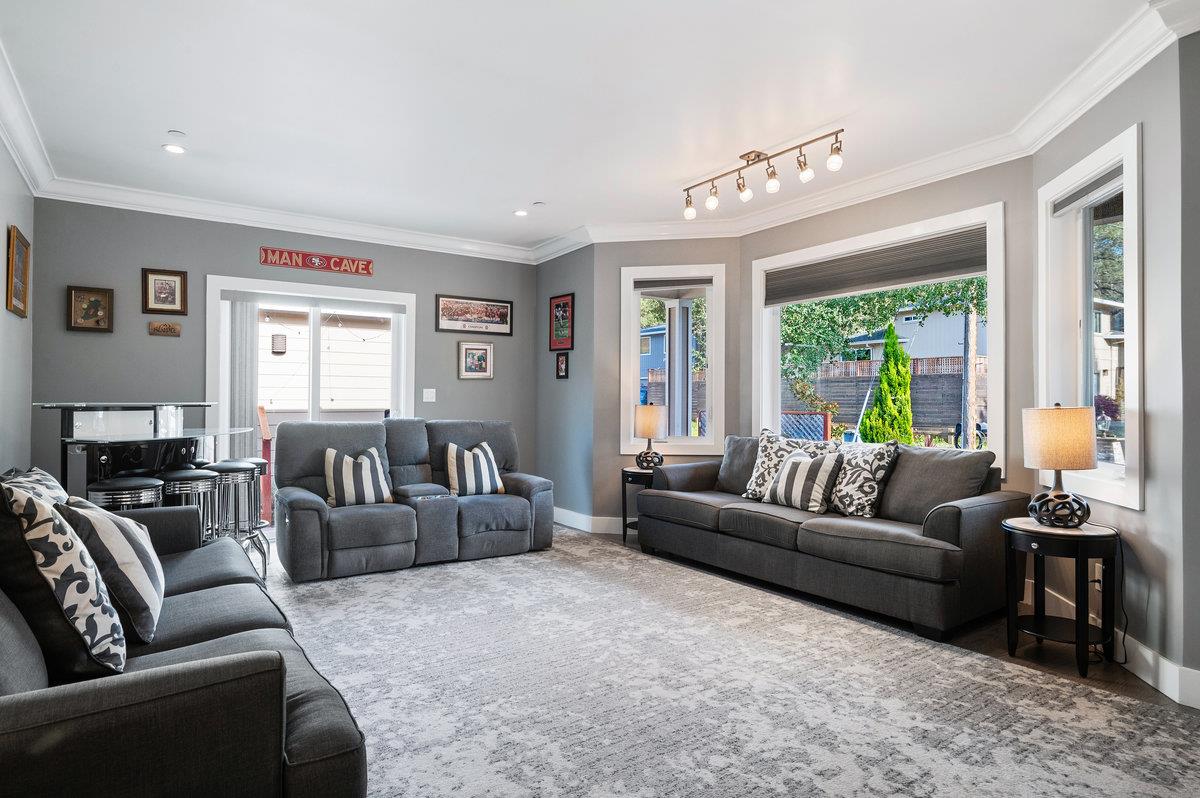 Detail Gallery Image 17 of 81 For 227 Theodor Ln, Sonoma,  CA 95476 - 5 Beds | 4/1 Baths